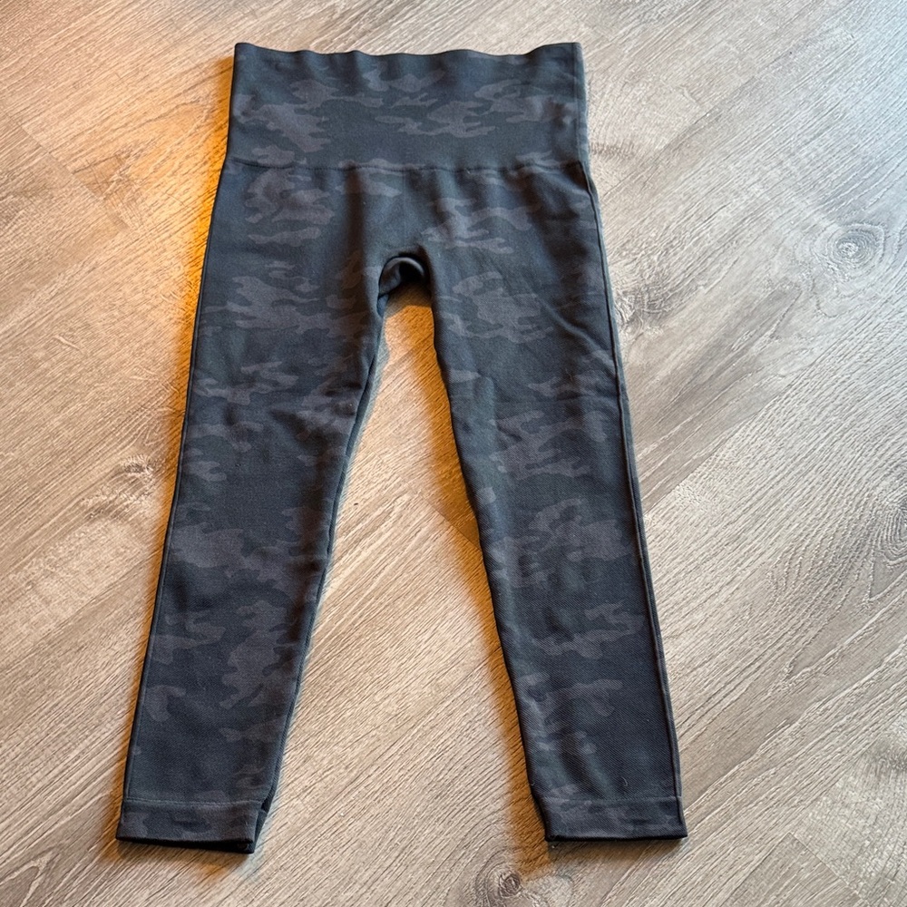 SPANX Charcoal Camouflage Leggings